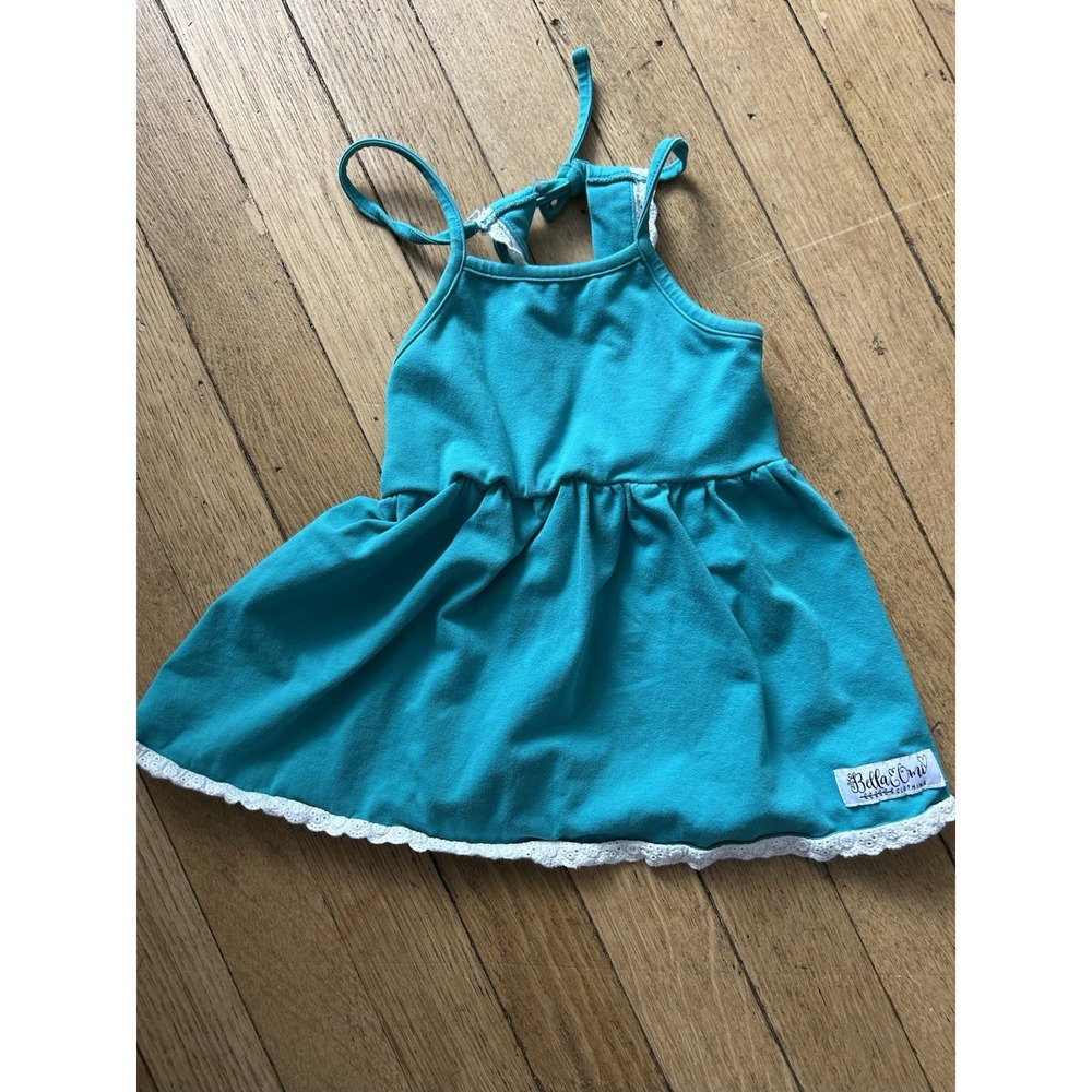 Bella & Omi Clothing Size 2 Teal Blue Crochet Dress Boutique Peek-A-Boo Back